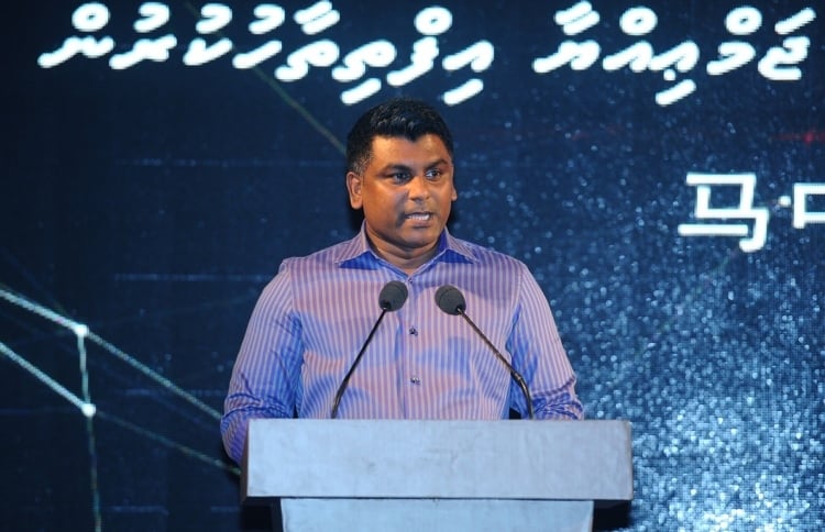 ކުރީ މަޖާޒީ ޓްވީޓެއް، ޕާޓީގައި ރެނދެއް ނުލާ: މުސްޠަފާ