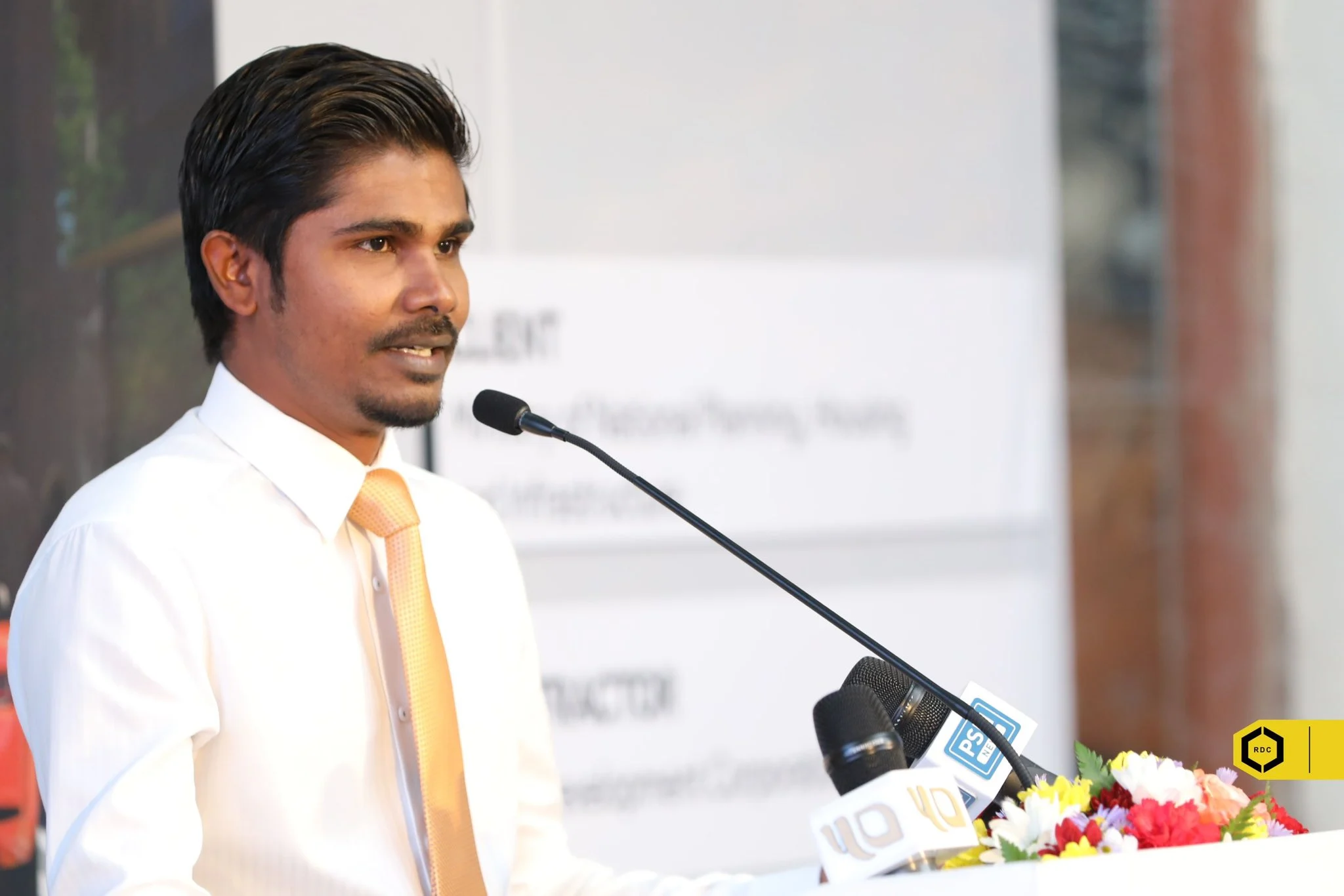 މަޖިލީހުގެ ކޮމެޓީގައި ޖަވާބުދާރީވުމުގެ ފުރުސަތަކަށް މޫކޭ އެދިވަޑައިގެންފި