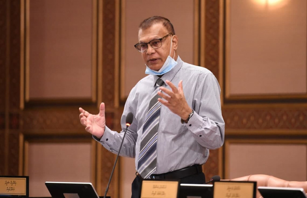 ޓެކްސް ބޮޑުކުރުމާއި ދެކޮޅަށް ވާހަކަދައްކަނީ ސިޔާސީ ބޭނުމެއްގައި: ޝަރީފް