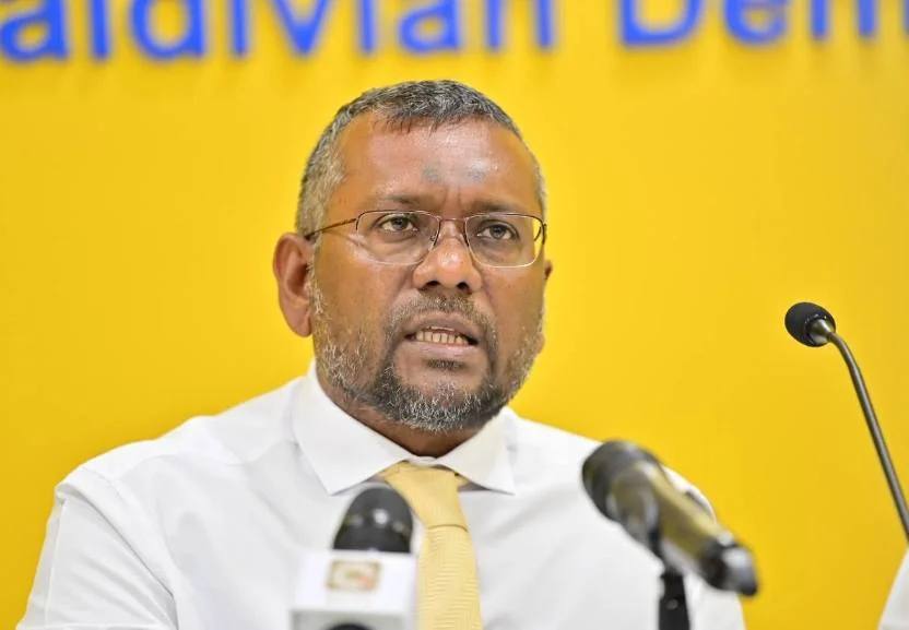 ރިޔާސީ އިންތިހާބާއި ލޯކަލް ކައުންސިލް އިންތިހާބު އެއްކުރުމާމެދު މަޝްވަރާ ކުރަން ޖެހޭ: ފައްޔާޒު