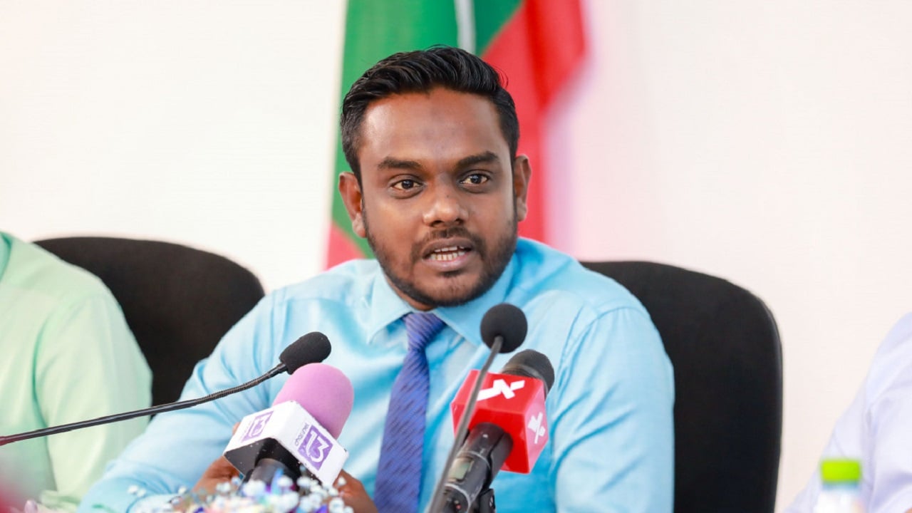 އަކްރަމް ވަކިކުރަން ނިންމީ ޖިންސީ ފުރައްސާރައިގެ މައްސަލައެއްގައެއް ނޫން - ރޮޒެއިނާ