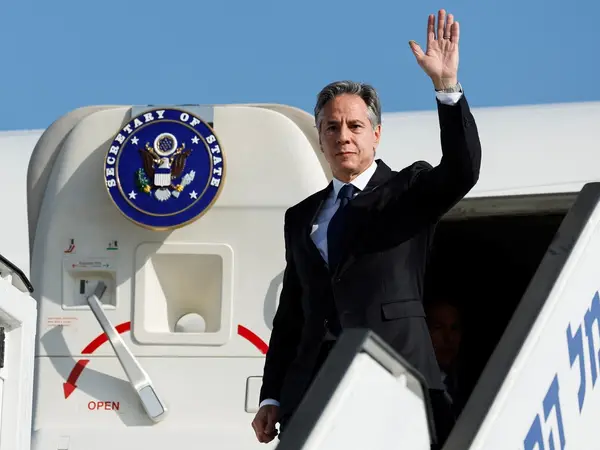 ހަނގުރާމަ ނިމުމަކަށް ގެނައުމުގެ މަޝްވަރާތަކަށް ބްލިންކެން އިސްރާއީލަށް ވަޑައިގެންފި