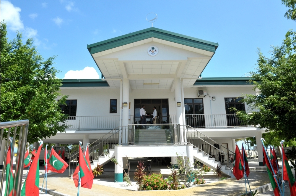 ފޮނަދޫ ކައުންސިލުން ގަވާއިދާ ހިލާފަށް ބިމެއް އަތުލުމުން ފަސް ލައްކަ ރުފިޔާ ދިނުމަށް ކުރިހުކުމް އިސްތިއުނާފަށް