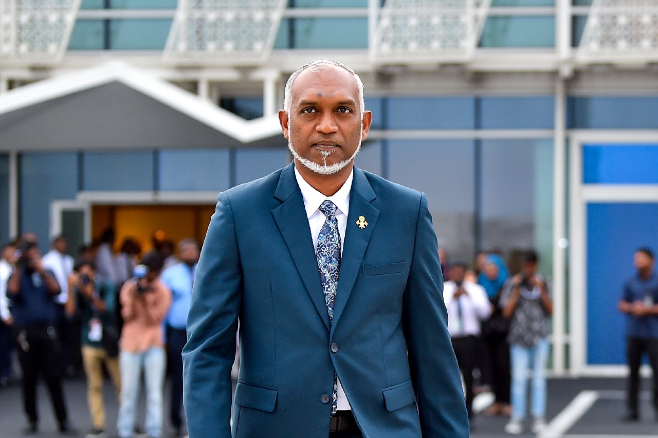 ރައީސް ޑރ. މުޢިއްޒު ޔޫ.އޭ.އީ.އަށް ވަޑައިގެންފި