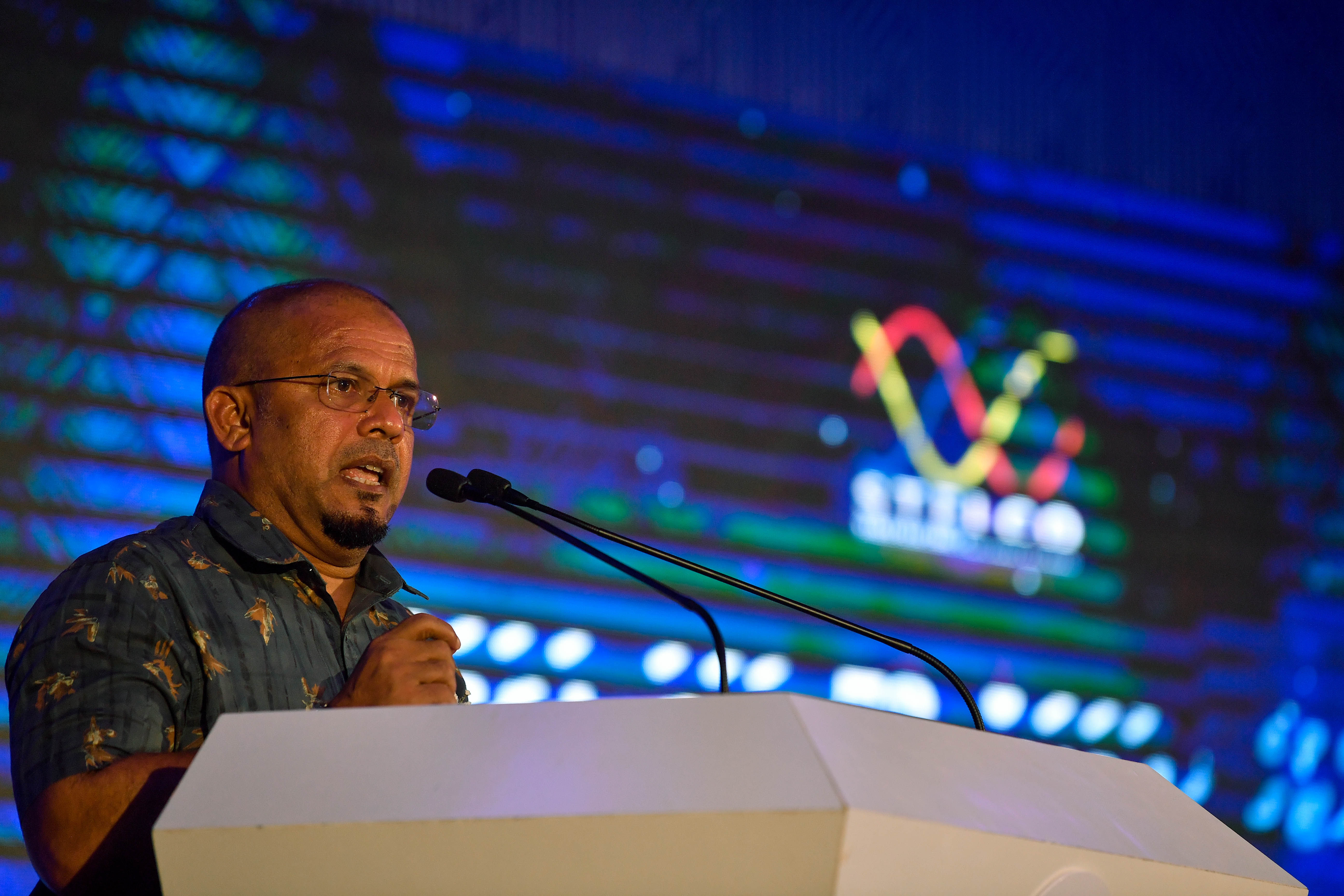 ސްޓެލްކޯއިން ބޯހިޔާވަހިކަމުގެ ސްކީމަކާއި ސްކޮލަޝިޕްތަކެއް