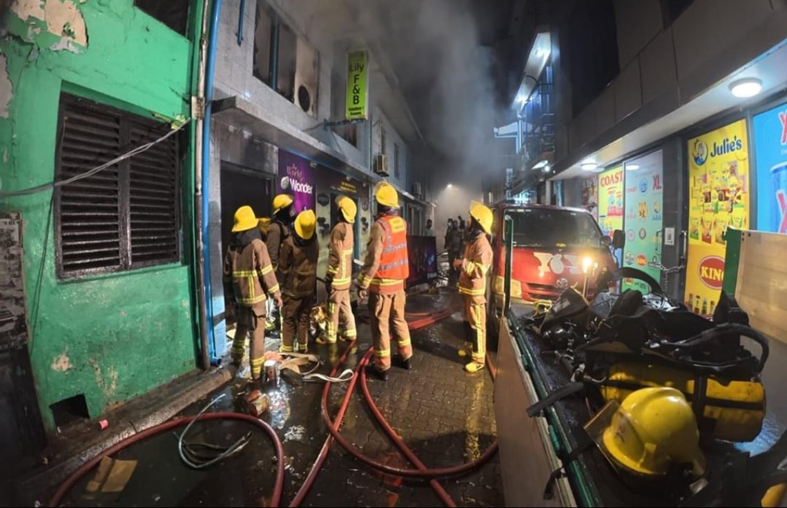 ލިލީ ފިހާރައިގައި ރޯވެ ބޮޑެތި ގެއްލުންތަކެއް ލިބިއްޖެ