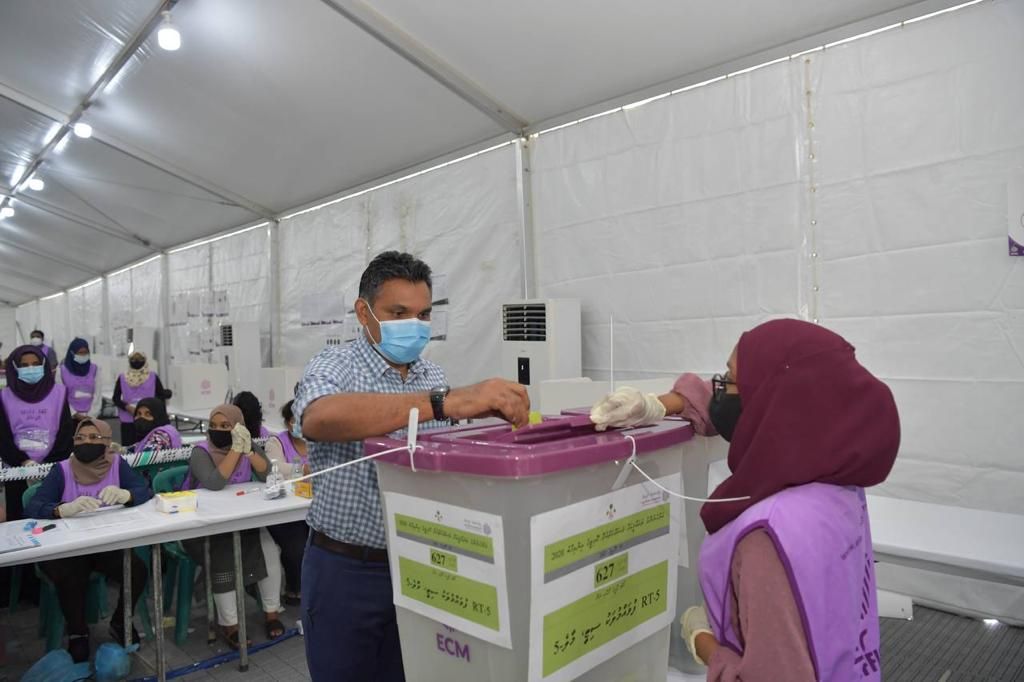 12 ދާއިރާއެއްގައި އަލުން އިންތިޚާބު ބާއްވަންޖެހޭ: އީސީ