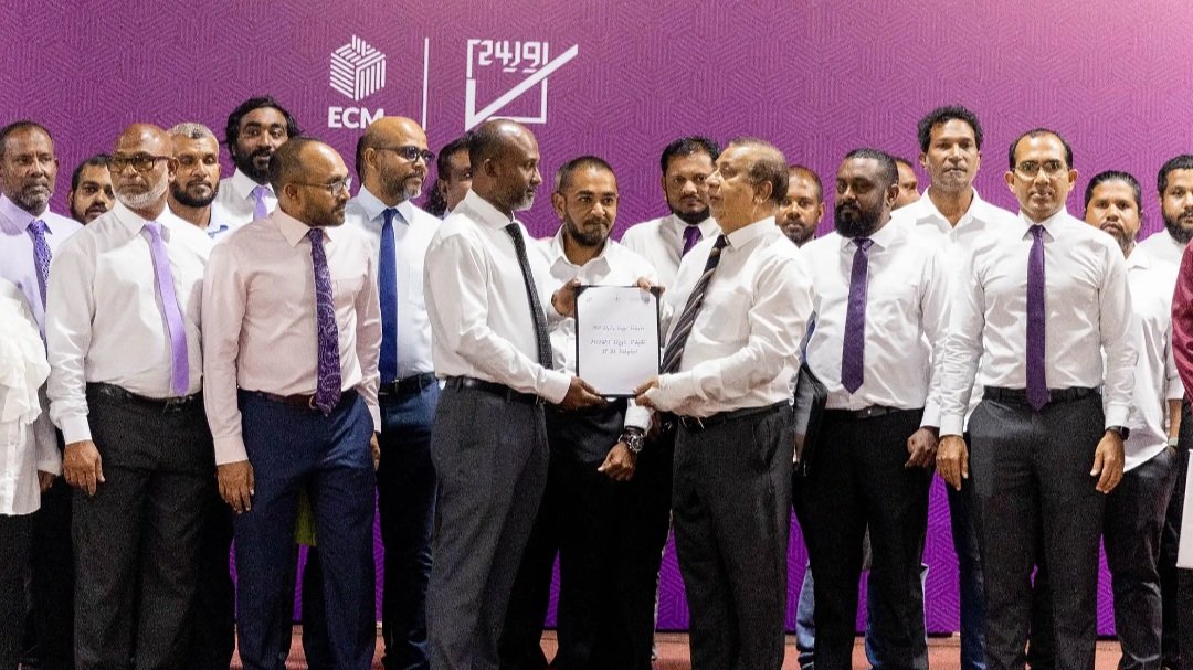 ރައީސް ޔާމީންގެ ތާއިދާއެކު މަޖިލީހަށް ކުރިމަތިލާ ބޭފުޅުންގެ އަދަދު 83 އަކަށް