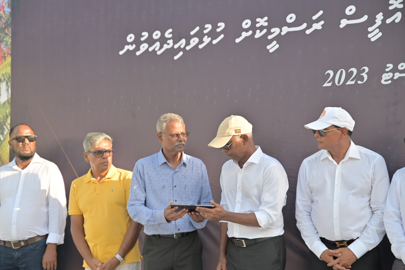 ފޮއްދޫ ފެނަކަ އައު އޮފީސް އިމާރާތާއި އައު އިންޖީނުގެ ހުޅުވައިފި