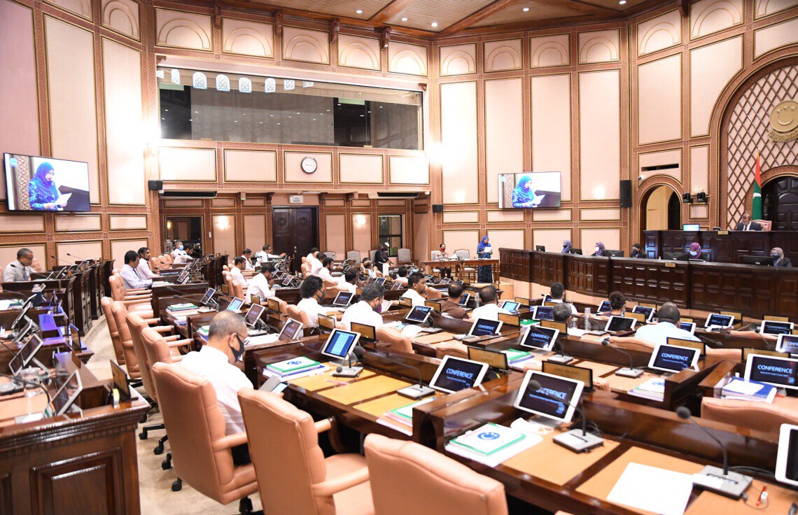 ވިޔަފާރިތަަކަށް ދިމާވެފައިވާ މައްސަލަތަކާއި ގުޅިގެން ހުށަހެޅި މައްސަލަ ބަލައިގެންފި