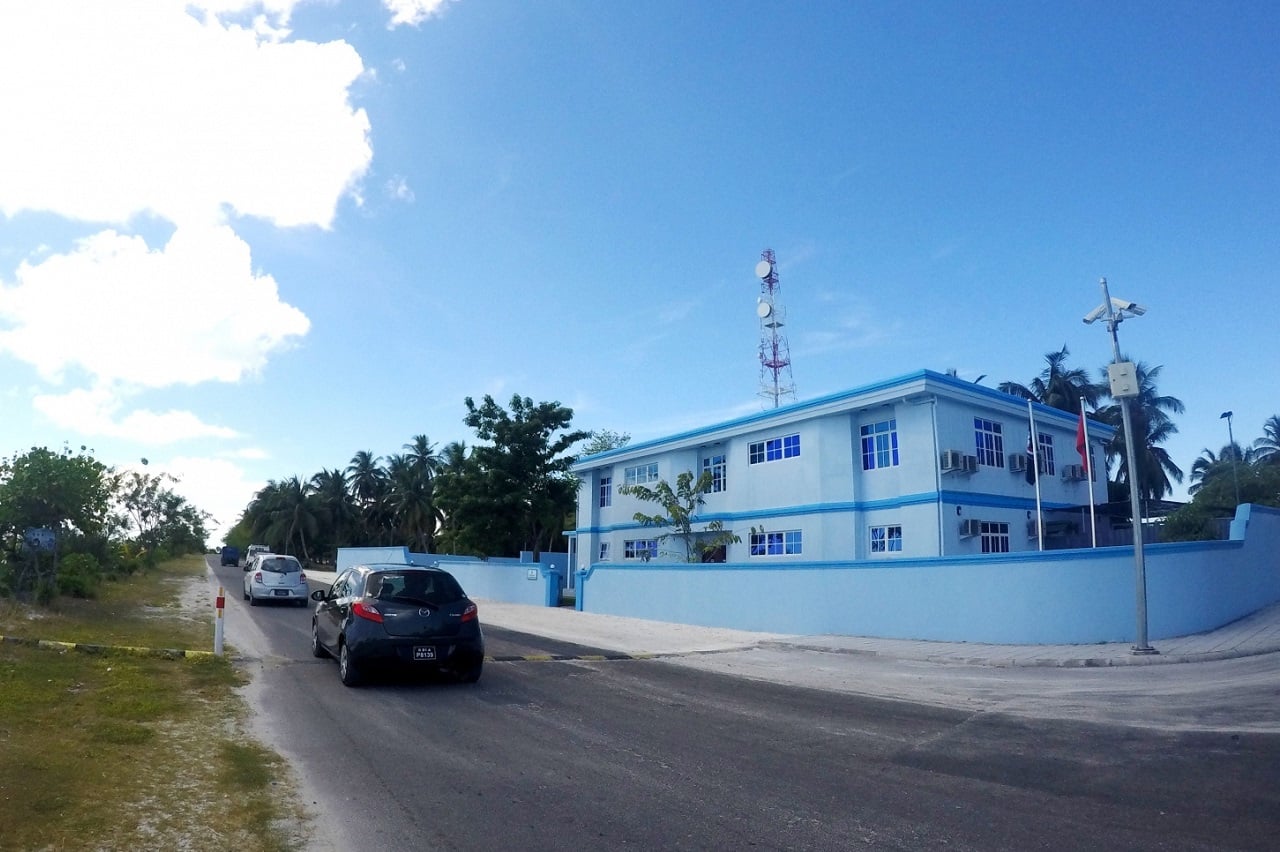 ރޯކޮށްލާނެކަމަށްބުނެ ފުލުހުންނަށް އިންޒާރުދިން ދެ މީހަކު އައްޑޫން ހައްޔަރުކޮށްފި