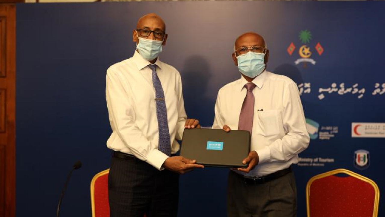 ޔުނިސެފުން ރާއްޖެއަށް ލެޕްޓޮޕާއި، ޓެސްޓްކިޓް ހަދިޔާކޮށްފި