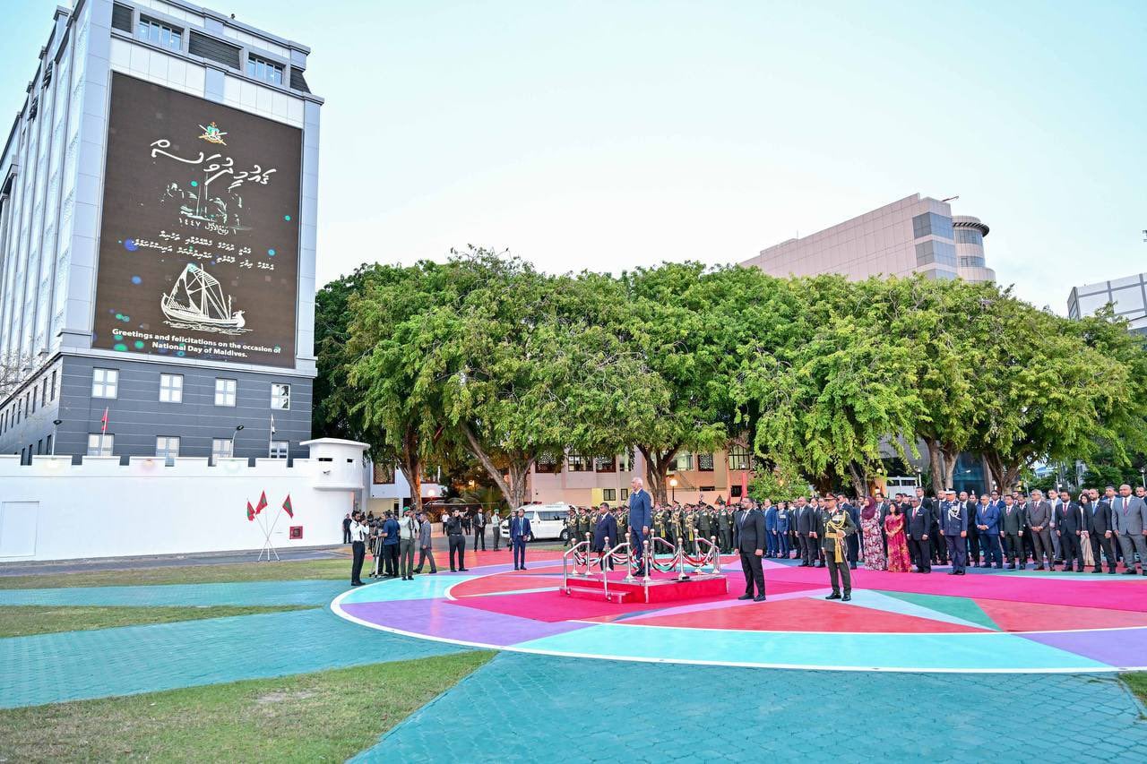 ގައުމީ ދުވަހުގެ އިހްތިފާލުތަކުގައި ބައިވެރިވެ ވަޑައިގަތުމަށް ރައީސް އުތީމަށް ވަޑައިގެންފި