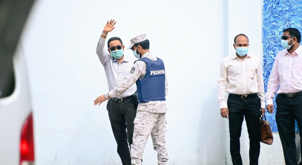 ޔާމިނަށް ހުކުމް އިއްވި ނުކުތާތަކާއި ލިޔެފައިއޮތް ނުކުތާތައް މުޅިން ތަފާތު: ވަކީލުން