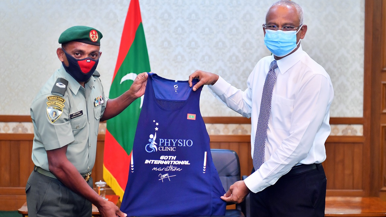 ނަޞްރުﷲ އަޙްމަދުގެ 60 ވަނަ މެރެތަންގެ މެޑައްޔާއި ޖަރޒީ ރައީސުލްޖުމްހޫރިއްޔާއަށް ހަދިޔާކޮށްފި