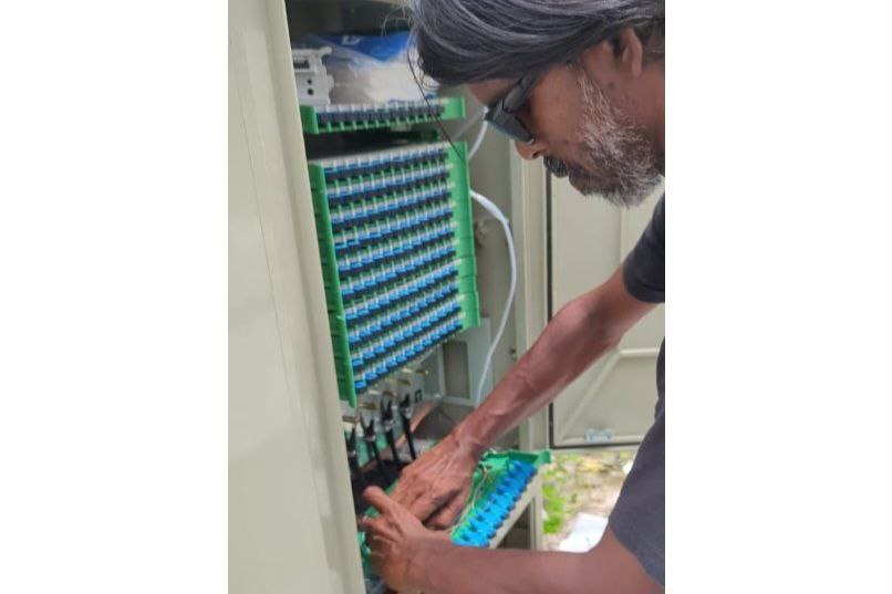 މަޑިފުށީގައި ފަންބޮނޑިން ގާއިމްކުރި ފައިބަރ އޮޕްޓިކް އޯޕަން އެކްސަސް ނެޓްވޯކް ނިމި ހިދުމަތް ދޭން ފަށައިފި