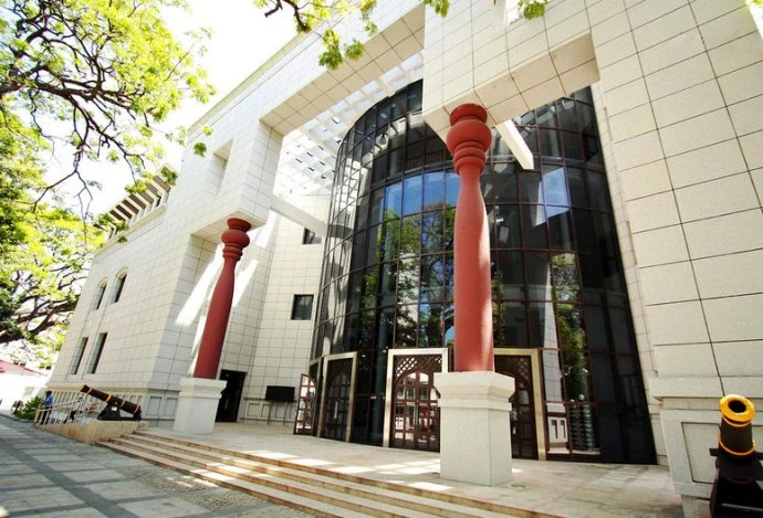 ދާރުލްއާސާރުގެ ދިދަ ތިރިކުރަން އުޅުމުގެ ތެރޭގައި އަނިޔާވި މީހަކު އައިސީޔޫގައި