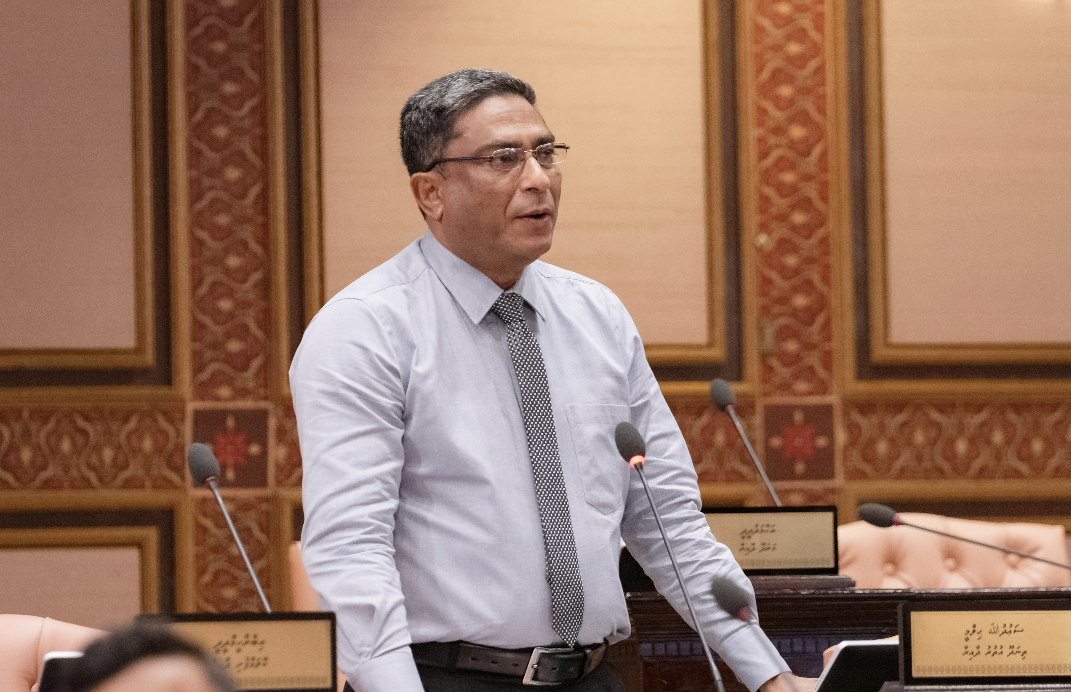 އިޒްރޭލުގެ ޕާސްޕޯޓު މަނާކޮށްގެން ރާއްޖެއަށް ވާނީ ފައިދާތޯ ނުވަތަ ގެއްލުންތޯ ވިސްނަން ޖެހޭ: ސަޢުދު