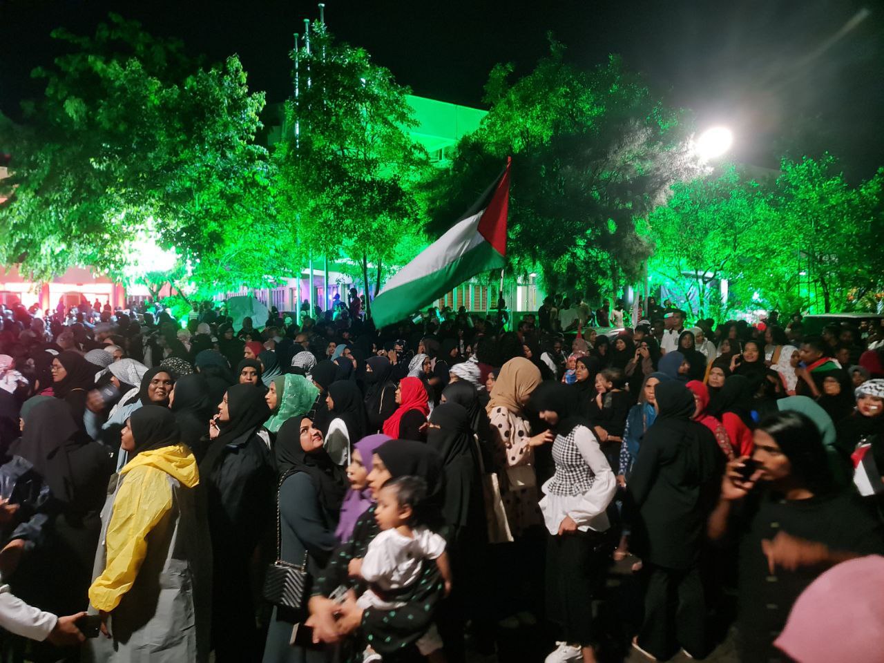 ހުރިހާ އުމުރުފުރާއެއްގެ ދިވެހިން ނިކުމެ، ފަލަސްތީނާއެކު ތިބިކަން ހާމަކޮށްދީފި