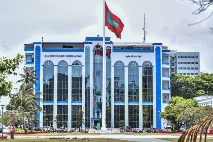 ފުލުހުން ހުއިފިލަނޑާތަކެއް ވިއްކަނީ