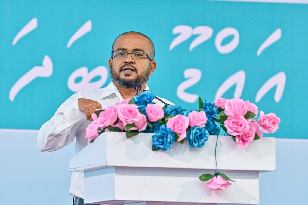 ޓޫރިޒަމް މިނިސްޓްރީގެ ސްޓޭޓް މިނިސްޓަރު ނިހާދު ވަޒީފާ އިން ސަސްޕެންޑްކޮށްފި