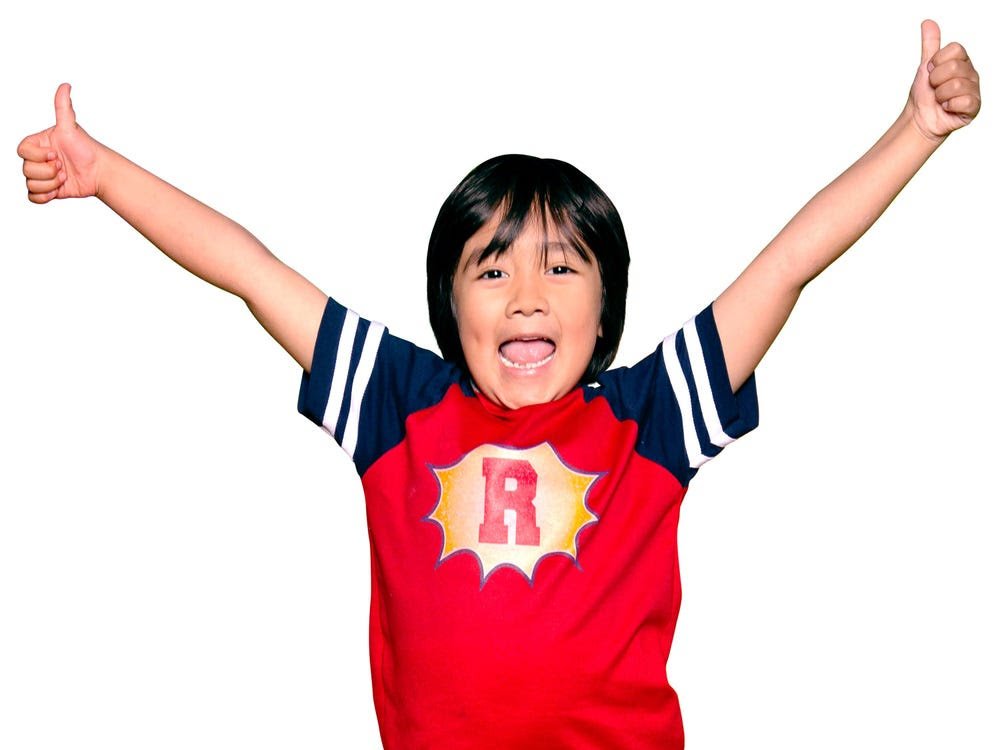 ޔޫޓިއުބުން އެންމެ ބޮޑު އާމްދަނީއެއް ހޯދަނީ އުމުރުން 9 އަހަރުގެ ކުއްޖެއް