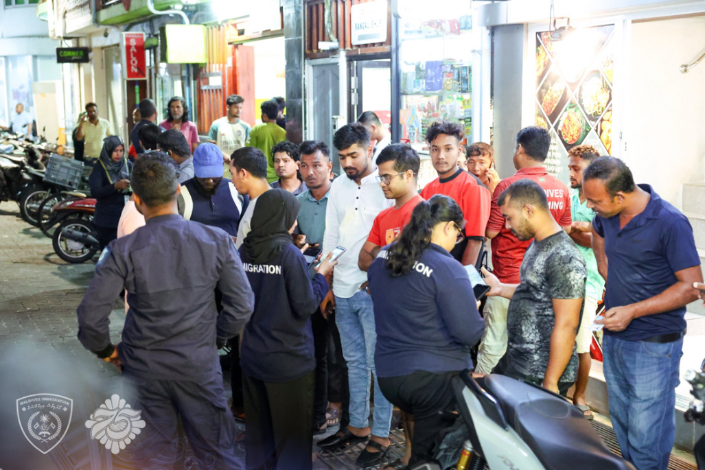 ނަރުހުންނާއި ޓީޗަރުން ހިމެނޭހެން އެތައް ވަޒީފާއަކަށް ބިދޭސީން ގެނައުން މަނާކުރަނީ