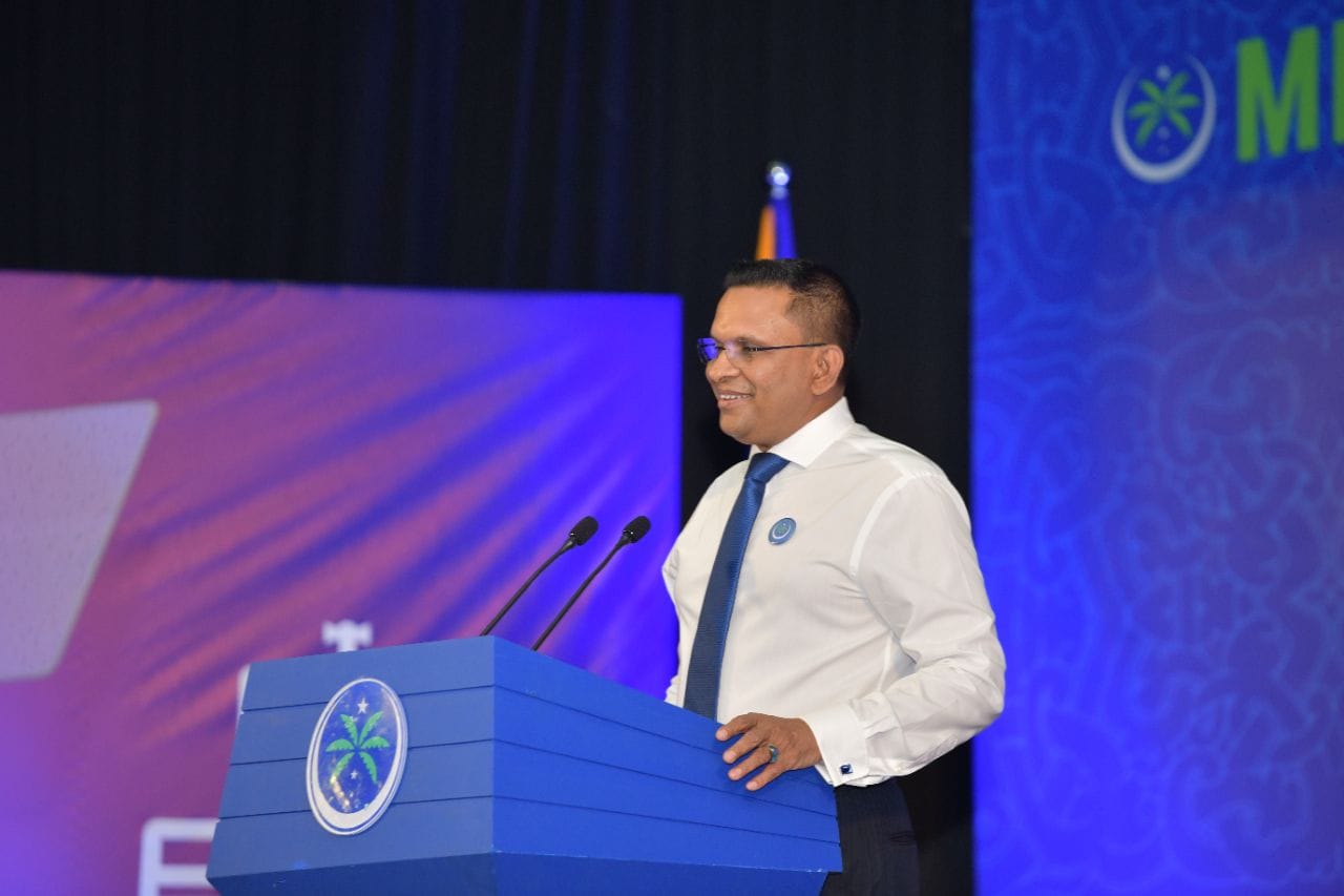 އަދުލު އިންސާފު އޮތް ގޮތުގެ ވާހަކަދައްކަން ލަދުގަންނަންޖެހޭ: ނާޒިމް