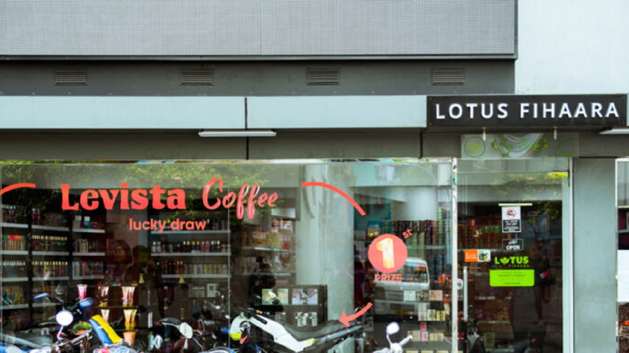 ލޮޓަސް ފިހާރައިން ފޭސް މާސްކް ފޮއްޓެއް 35 ރުފިޔާ އަށް