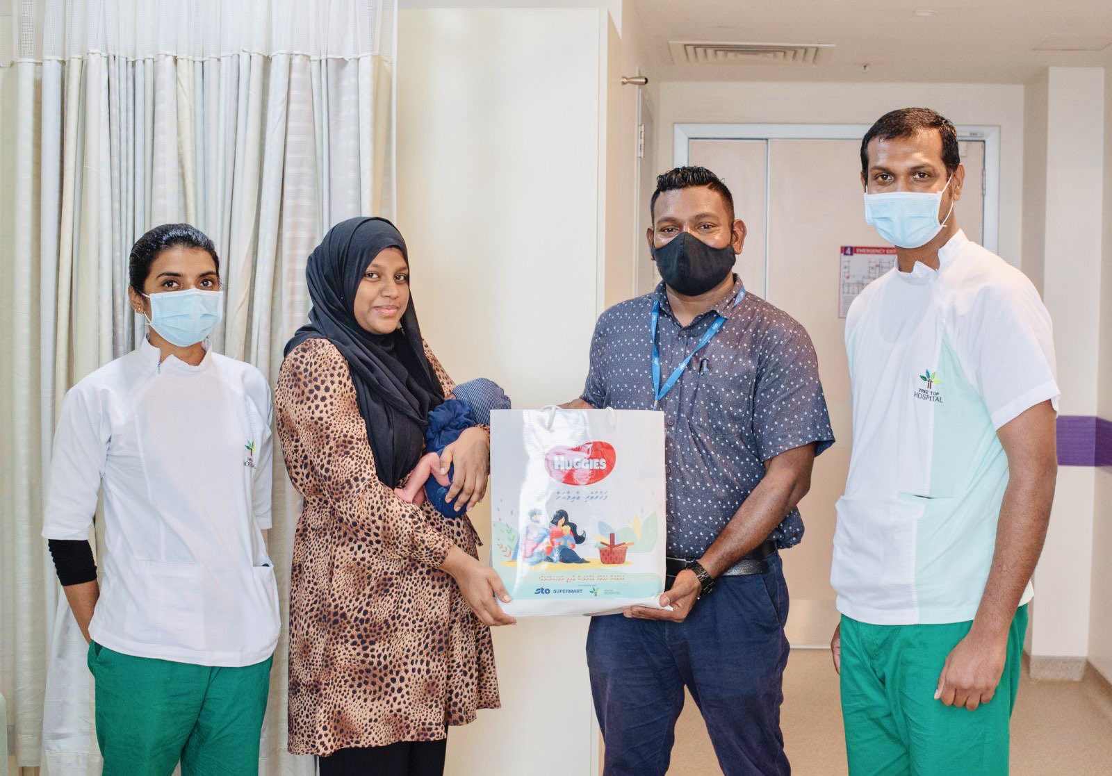 "ފަޚުރުވެރި ޢާއިލާ" ވަޢުދުގެ ދަށުން ހަދިޔާ ދިނުން މެދުކަނޑާލީ ކޮވިޑްގެ ސަބަބުން - އަމްރު