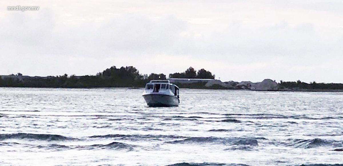 6 މީހުންނާއެކު ދަތުރުކުރި ލޯންޗެއް ފަރަށް އަރައިފި