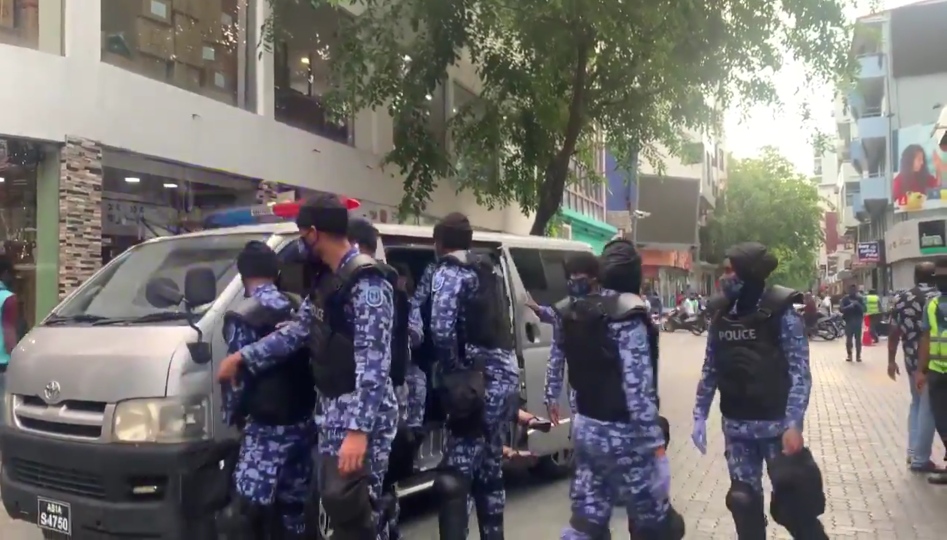 އިދިކޮޅު މުޒާހާރާއިން މިއަދުވެސް ބަޔަކު ހައްޔަރުކޮށްފި