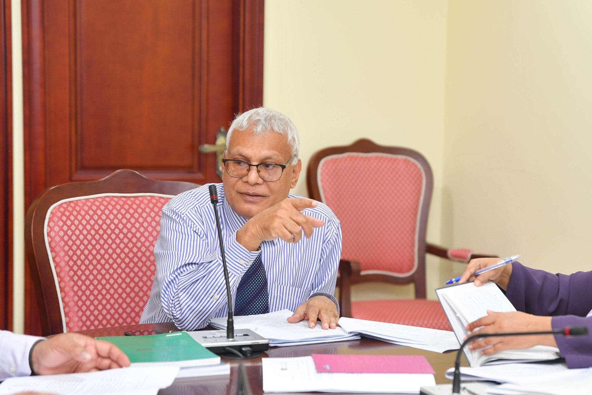 ސިޔާސީ ބޭނުމަށް ޗައިނާއަށް އެއްޗެހިގޮވުން ހުއްޓާލަންޖެހޭ: ޝަރީފް