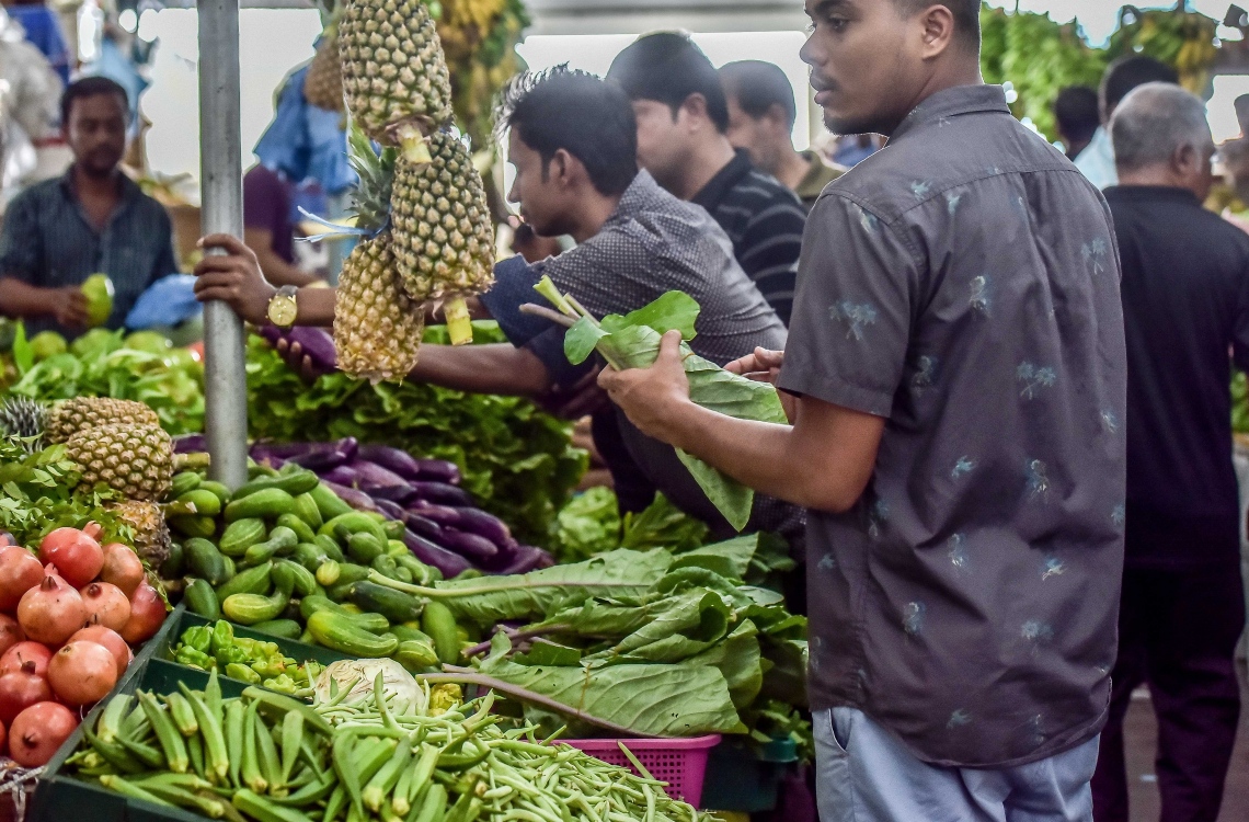 ރަައްޔިތުންގެ ޖީބަށް ލުއި ހިންދަމާލެވުނު ރޯދަމަހެއް؛ ތަކެތީގެ އަގު އަތްފޯރާ ފަށުގައި!