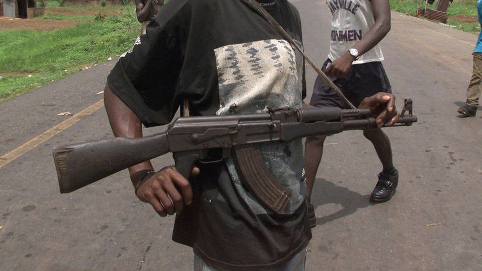 ސިއޭރާ ލިއޯންގެ އަސްކަރީ މަރުކަޒަކަށް ދިން ހަމަލާއާއި ގުޅިގެން ކުއްލި ޙާލަތު އިޢުލާން ކޮށްފި