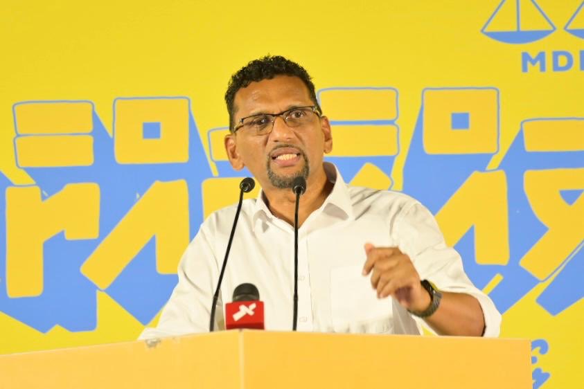 ރާއްޖެއަށް އިންވެސްޓަރުން ނުލިބެނީ ސަރުކާރުގެ ދޯހަޅި ސިޔާސަތުތަކުން: ޑރ. ޑީޑީ