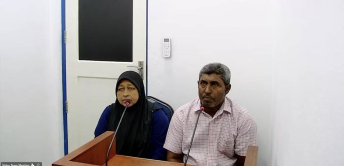 ޝުހާދުގެ މަންމަ އާއި ބައްޕަ-