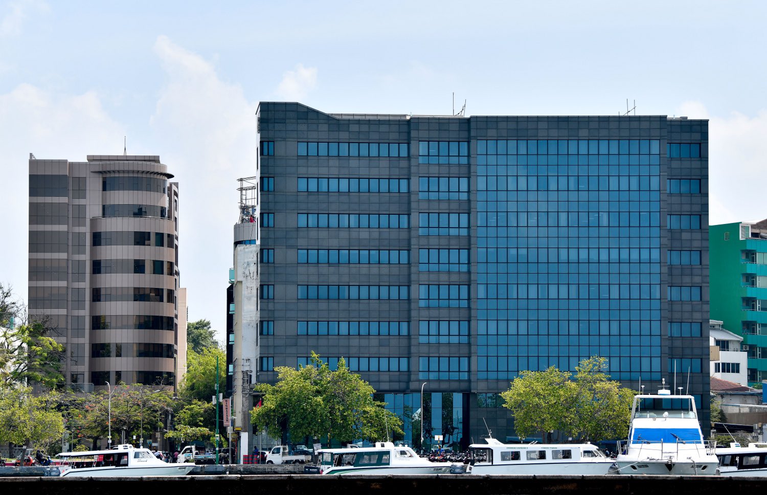 ޕެންޝަން ފަންޑުގެ ބޮންޑް: އެމްއެމްއޭ ގެ 3 އެޑްވައިޒަރުން މަގާމުން ވަކިކޮށް މަގާމުވެސް އުވާލައިފި