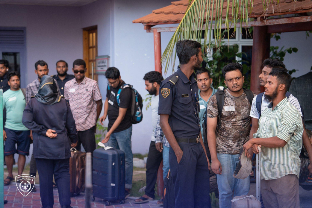 ރާއްޖޭގައި އުޅޭ ބަންގްލަދޭޝް މީހުން ފައިސާ ފޮނުވަން ލުއިގޮތްތަކެއް ހޯދަނީ