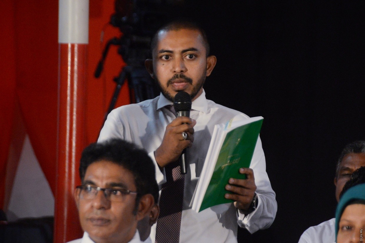 ރައީސް މުޢިއްޒުގެ ޖަޒްބާތީ ބޮޑެތި ނިންމުންތަކުގެ ނަތީޖާ މިއަދު ގައުމަށް ފެންނަނީ ހިތްދަތިކޮށް: އަމީތު