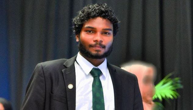 އަޙްމަދު ނާޒިހު: ދަރިވަރުންނަށް ހުރި ނަމޫނާ ޒުވާން ލީޑަރެއް!