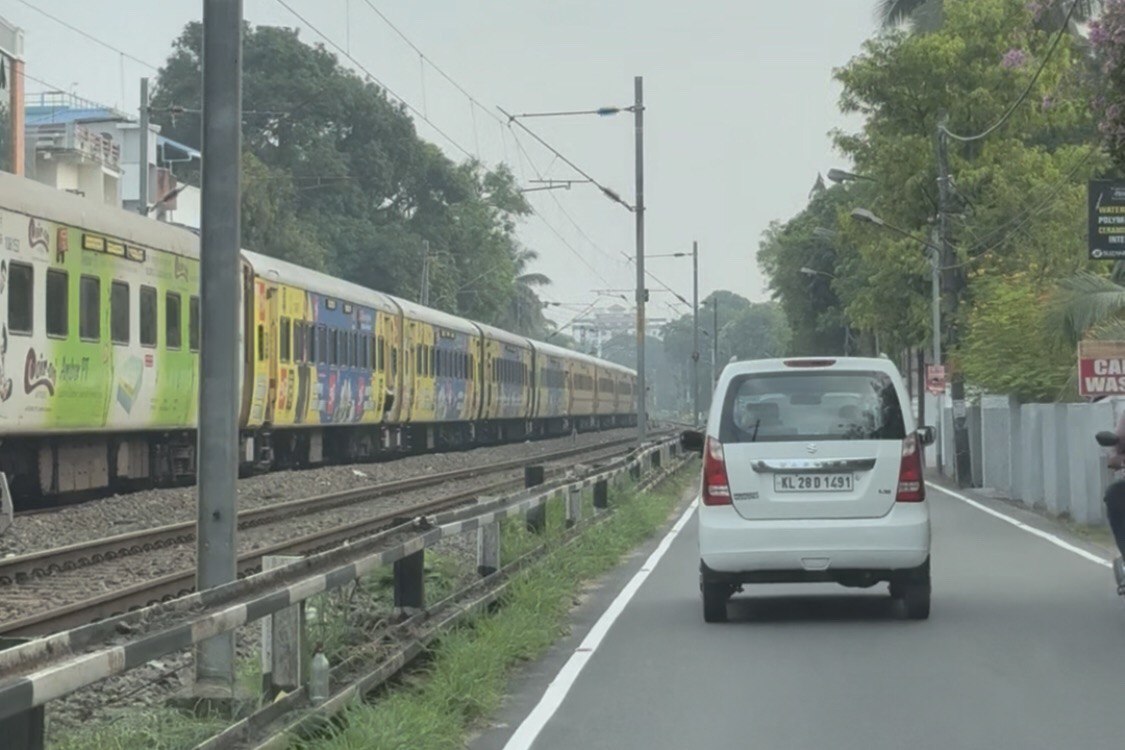 ކޮޗިންގައި ހިނގި އެކްސިޑެންޓެއްގައި ތިން ދިވެއްސަކަށް ސީރިއަސް އަނިޔާތަކެއް