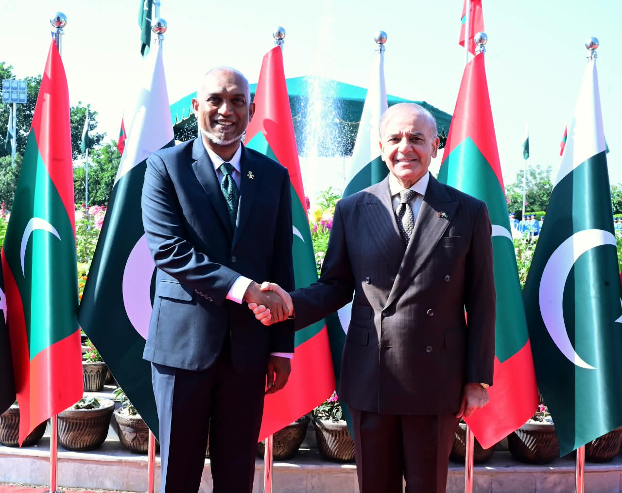 ރާއްޖެއާއި ޕާކިސްތާނާ ދެމެދު ސީދާ ވައިގެ ދަތުރުތައް ފެށުން ހިމެނޭހެން 20 އެއްބަސްވުމެއްގައި ސޮއިކޮށްފި