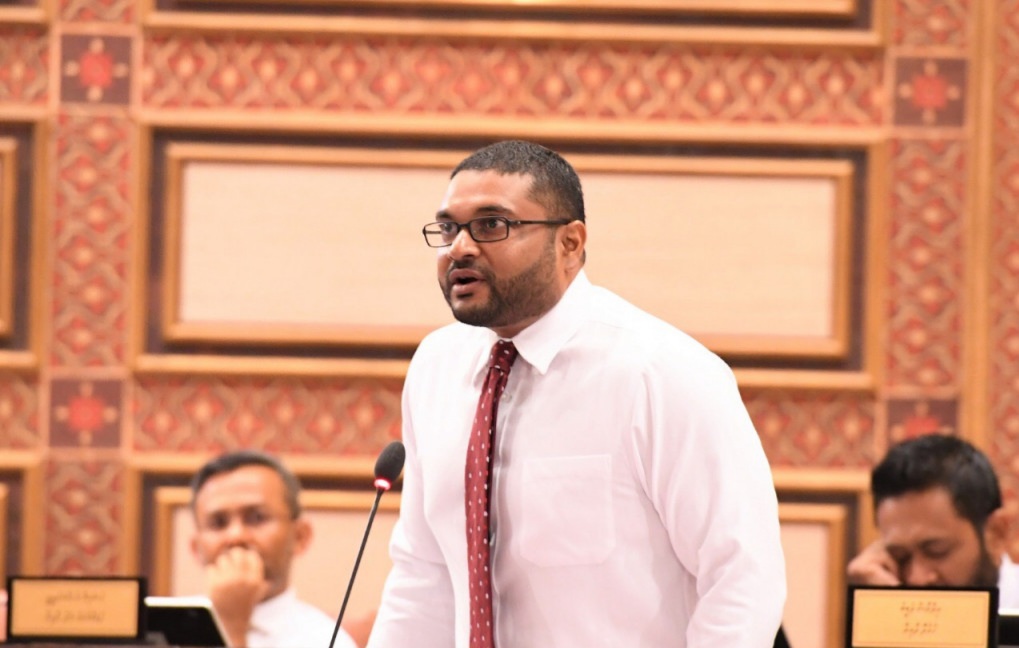 އެމެރިކާގައި ހިނގަމުންދާ ކަންކަމުން ޣައްސާނަށް ސިފަވީ 8 ފެބްރުއަރީގެ ހާދިސާ