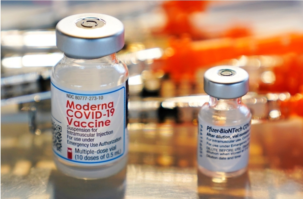 އޮޅިގެން ދެވައްތަރެއްގެ ކޮވިޑް ވެކްސިން މީހެއްގެ ގަޔަށް ޖަހައިފި