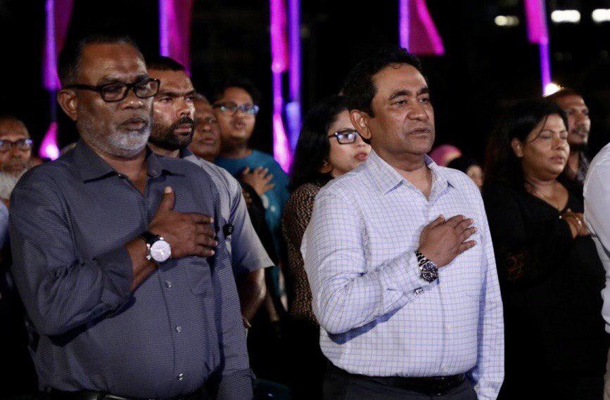 އަދުރޭއަށް ކުރިން ފެނިވަޑައިގަތީ ހިކި އަނަރޫފަވެފައި ވަނިކޮށް؛ މިފަހަރު ކޮޅަށްވެސް ނުހުންނެވޭ