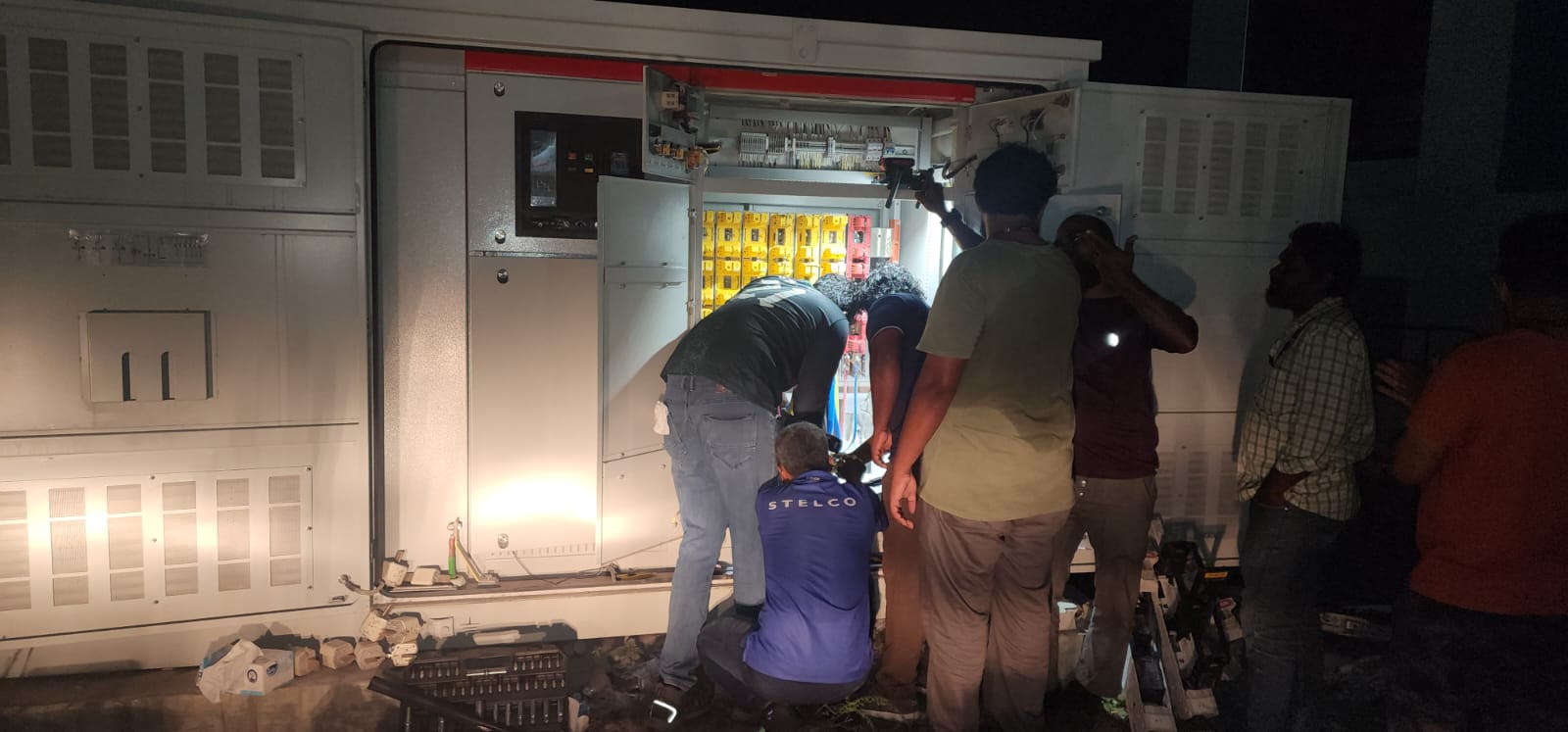 ގެއްލުން ލިބުނު ޓްރާންސްފޯމަރުގެ ބައިތައް ބަދަލުކޮށް ކަރަންޓު ދީފި