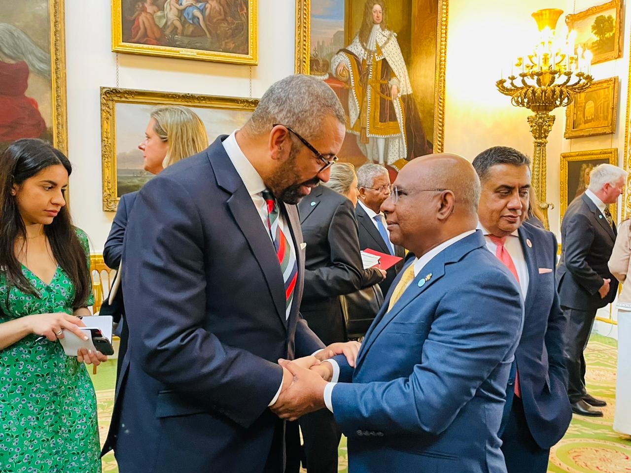 ސިޑްސްގެ ފަރިކޮޅުގައި ރައީސްގެ މަންދޫބެއްގެ ގޮތުން ޝާހިދު