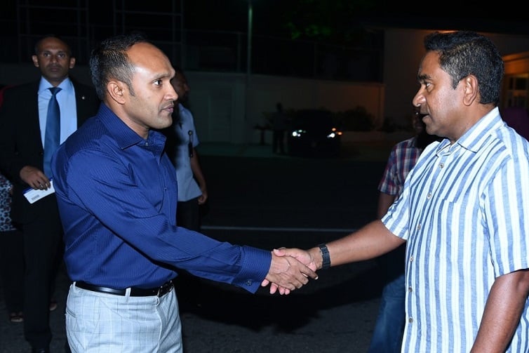 ޝަރީއަތް ކުރިއަށް ގެންދިއުމަށް ރައީސް ޔާމިނަށް ވަކީލުންގެ ބައްދަލުވުމުގެ އަމުރެއް ނެރެނީ