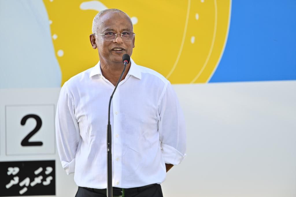 3 ބާރުގެ ވެރިންވެސް އިސްކަންދޭންޖެހޭނީ ސިޔާސީ ހަލަބޮލިކަމުގެ ތެރެއަށް ނުވަދެ، ހިދުމަތްކުރަން: ރައީސް